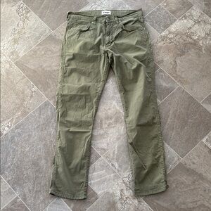Wrangler ladies size M waist 31” Olive Greensboro Casual Pants